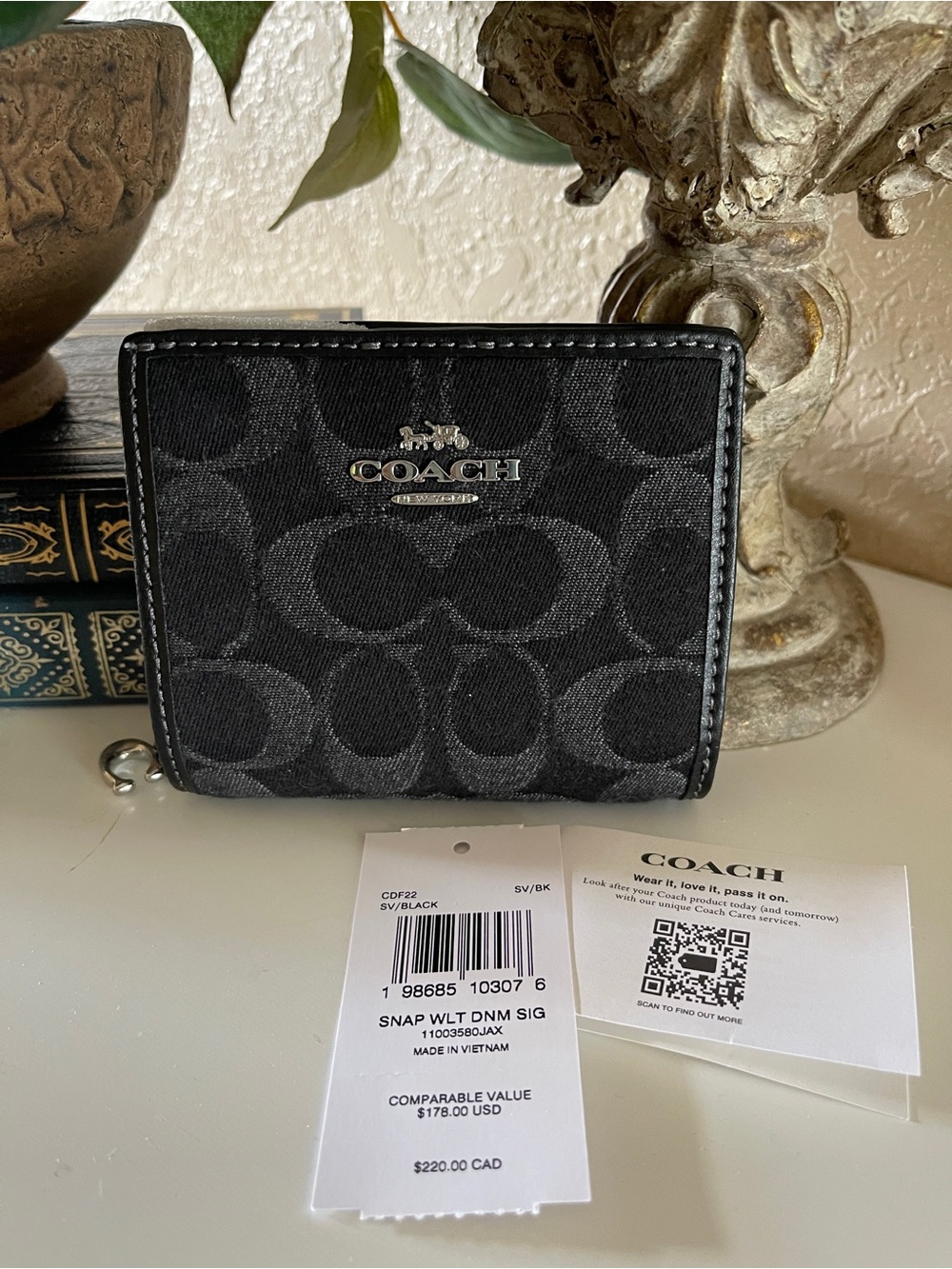 COACH Black Signature Small Snap Wallet